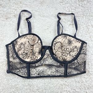 Victoria Secret Womans Size 32C Bralette Black And Nude Lace Floral